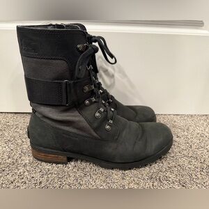 Sorel Women's Emelie Conquest waterproof combat boots size 9